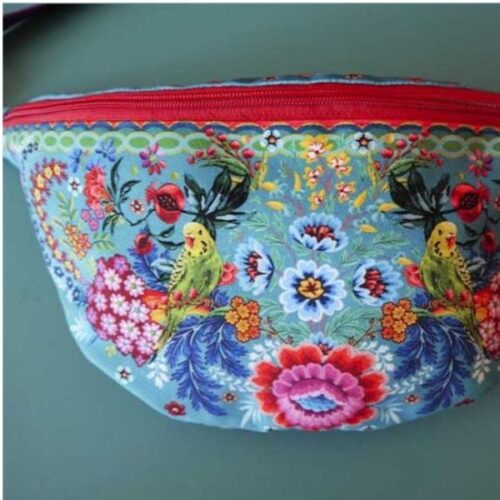 Odile Bailloeul Velvet bum bag kit close up