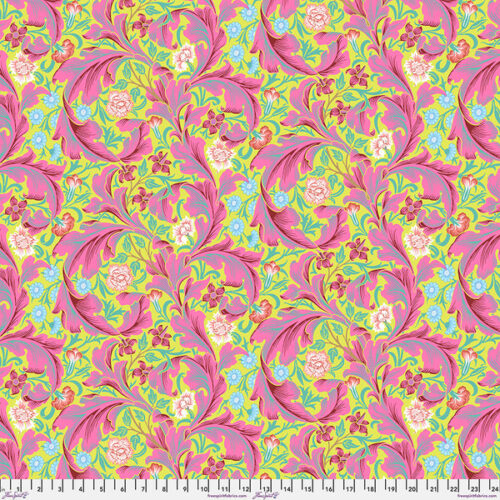 PWKW011.FUCHSIA Kaffe Fassett x Morris & Co