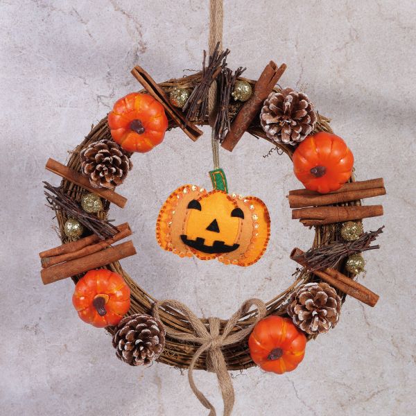 GCK223 Felt Decoration Kit Pumpkin Lifestyle