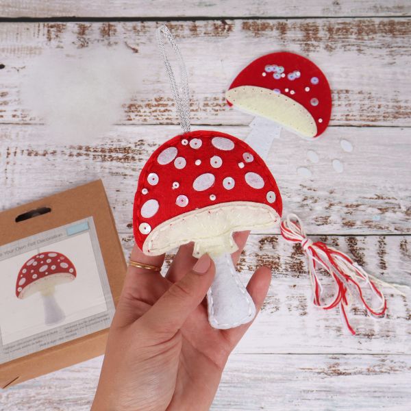 GCK224 Felt Decoration Kit Toadstool Lifestyle