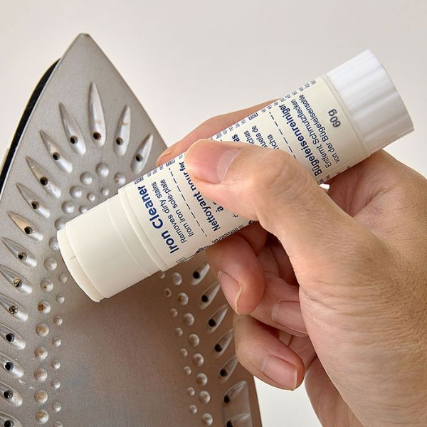 H4800 Iron Cleaner Stick In Use