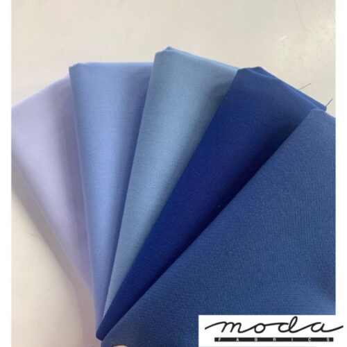 Bella Solids Classic Blues Fat Quarter Pack (5 Pieces) by Moda