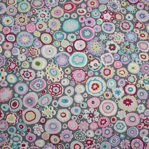 GP20.Grey Paperweight, Kaffe Fassett Classics