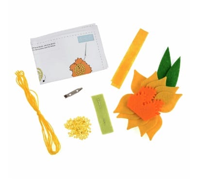 GCK081 Felt Kit Daffodil brooch