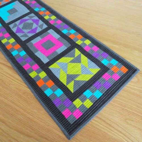 Bright Tones Linen Texture Table Runner Kit