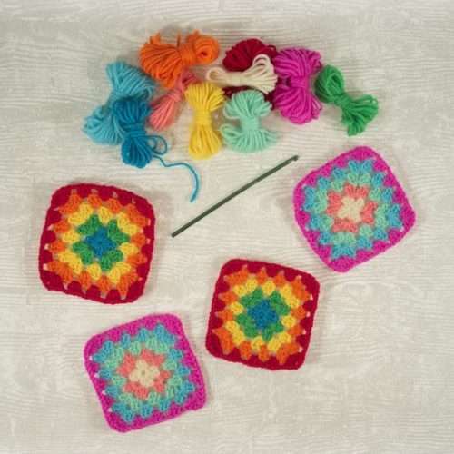 GCK201 Granny Squares My First Crochet Kit (2)