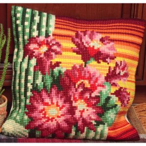 CD5101 Cross Stitch Cushion Kit Bishops Hat Collection d'Art